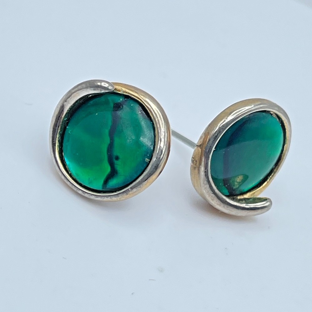 Vintage Y2K Green Stone Cabochon Silver Tone Stud Earrings Boho Women's Jewelry